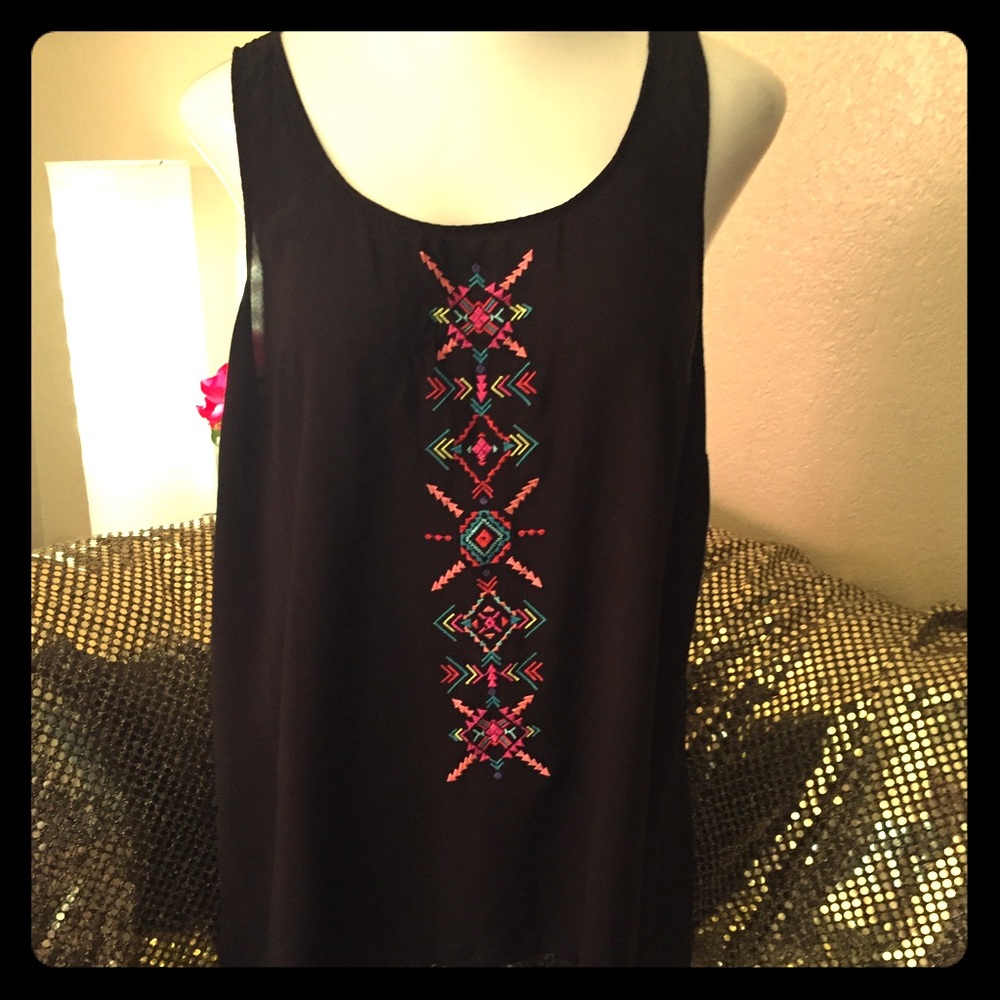 HiLo Embroidered Tank 👒