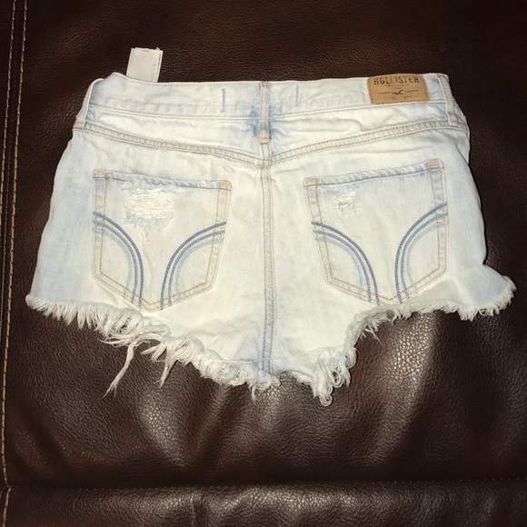 Hollister Shorts - Picture 2 of 3