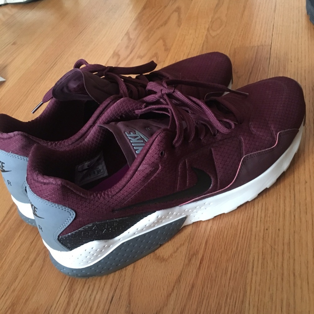 Burgundy Nike Pegasus