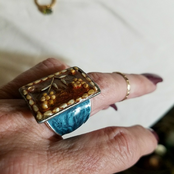 Ring - Picture 1 of 1