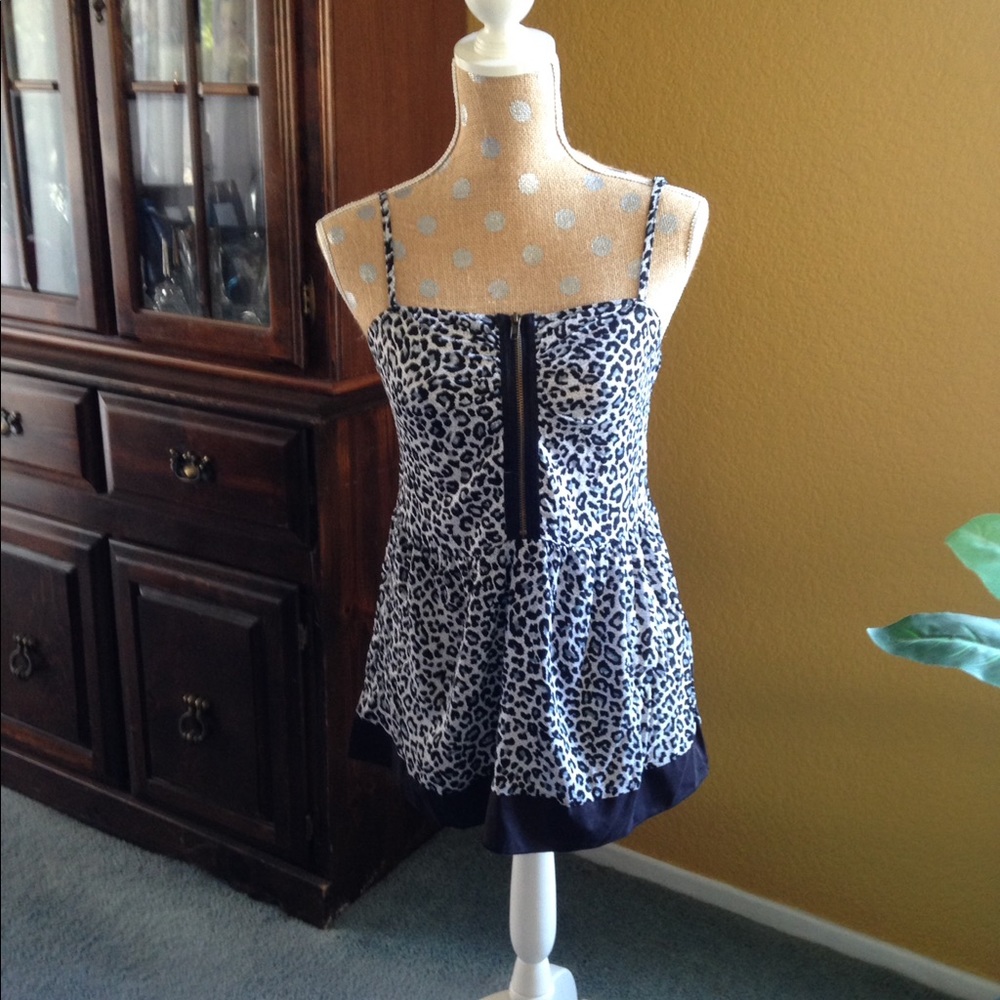 CUTE spaghetti strap top