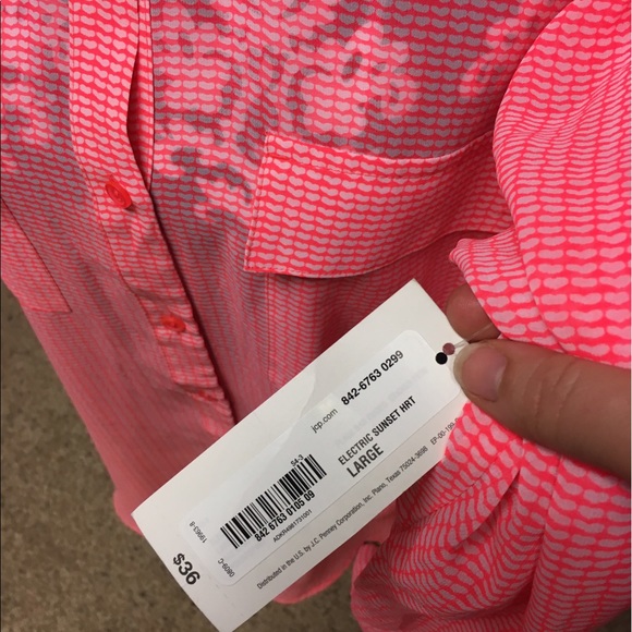 NWT a.n.a Bright pink long sleeve button up. - Picture 2 of 4
