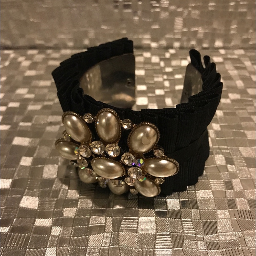 Buy 1 Get 1 F21 Black & Pearl Metal Cuff Bracelet