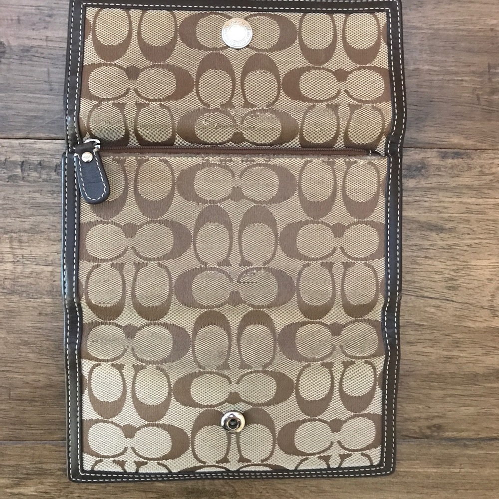 Authentic Coach Wallet - Picture 5 of 5