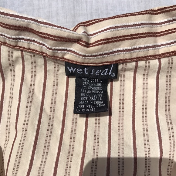 Wet Seal Asymmetric top - Picture 2 of 5