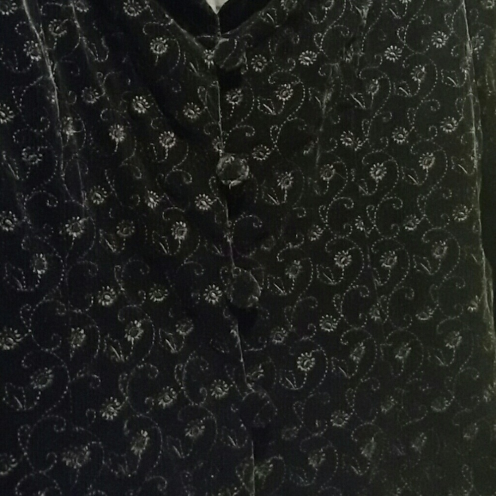 Suit - Picture 4 of 8
