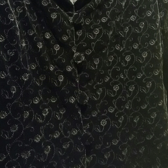 Suit - Picture 4 of 8