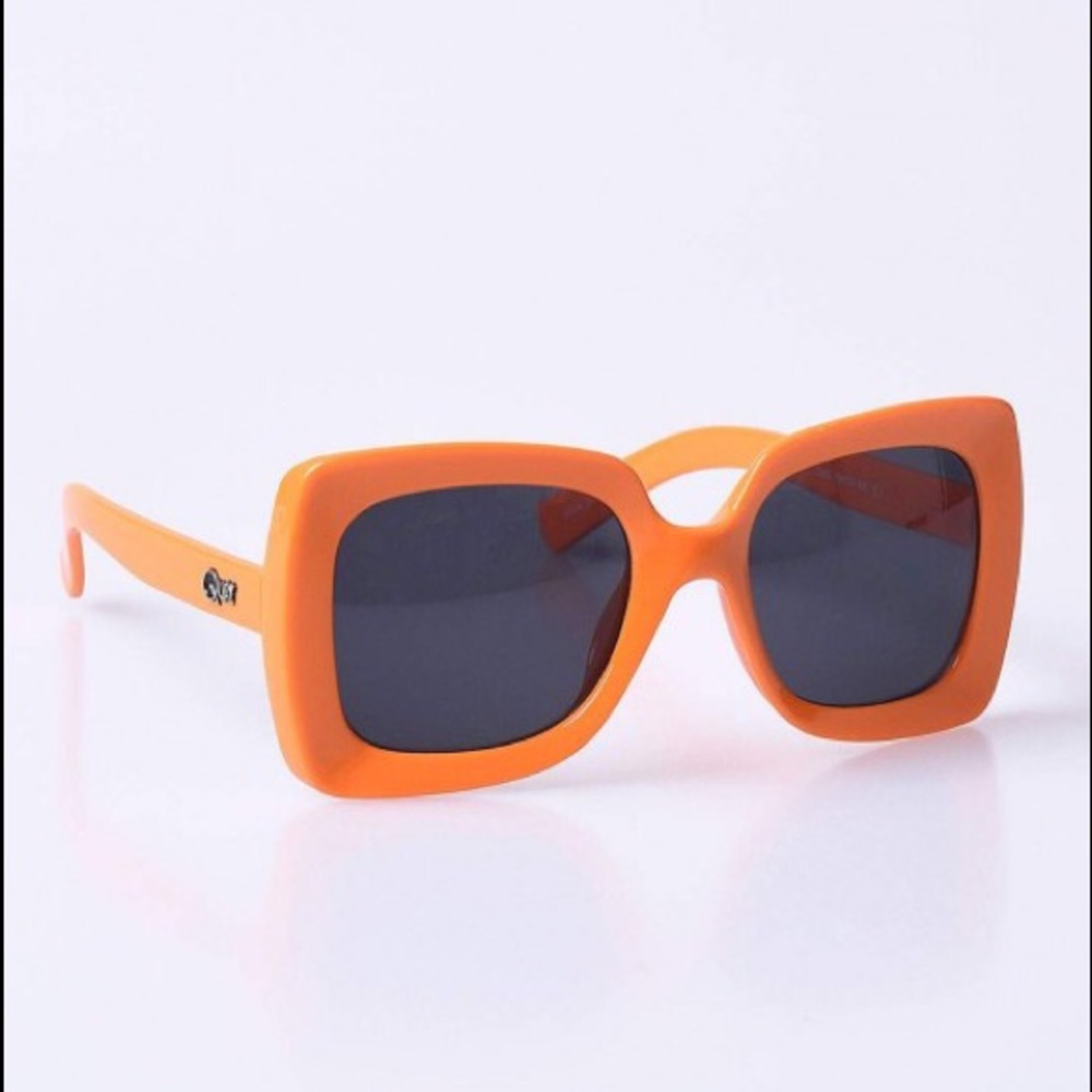 QUAY AUSTRALIA ORANGE 'OMG PINCH ME' SUNGLASSES