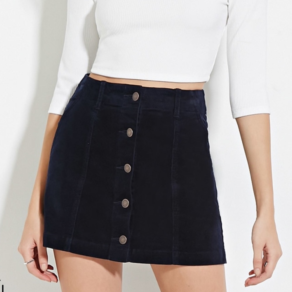 Navy button front skirt 💕