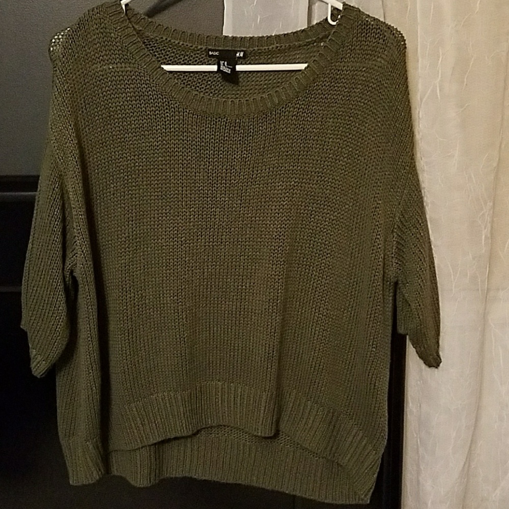 Flowy, oversized, short sleeve sweater.