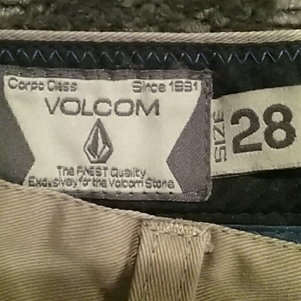 Tan Volcom shorts - Picture 2 of 4