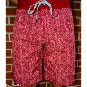 Mens maroon paisley board shorts