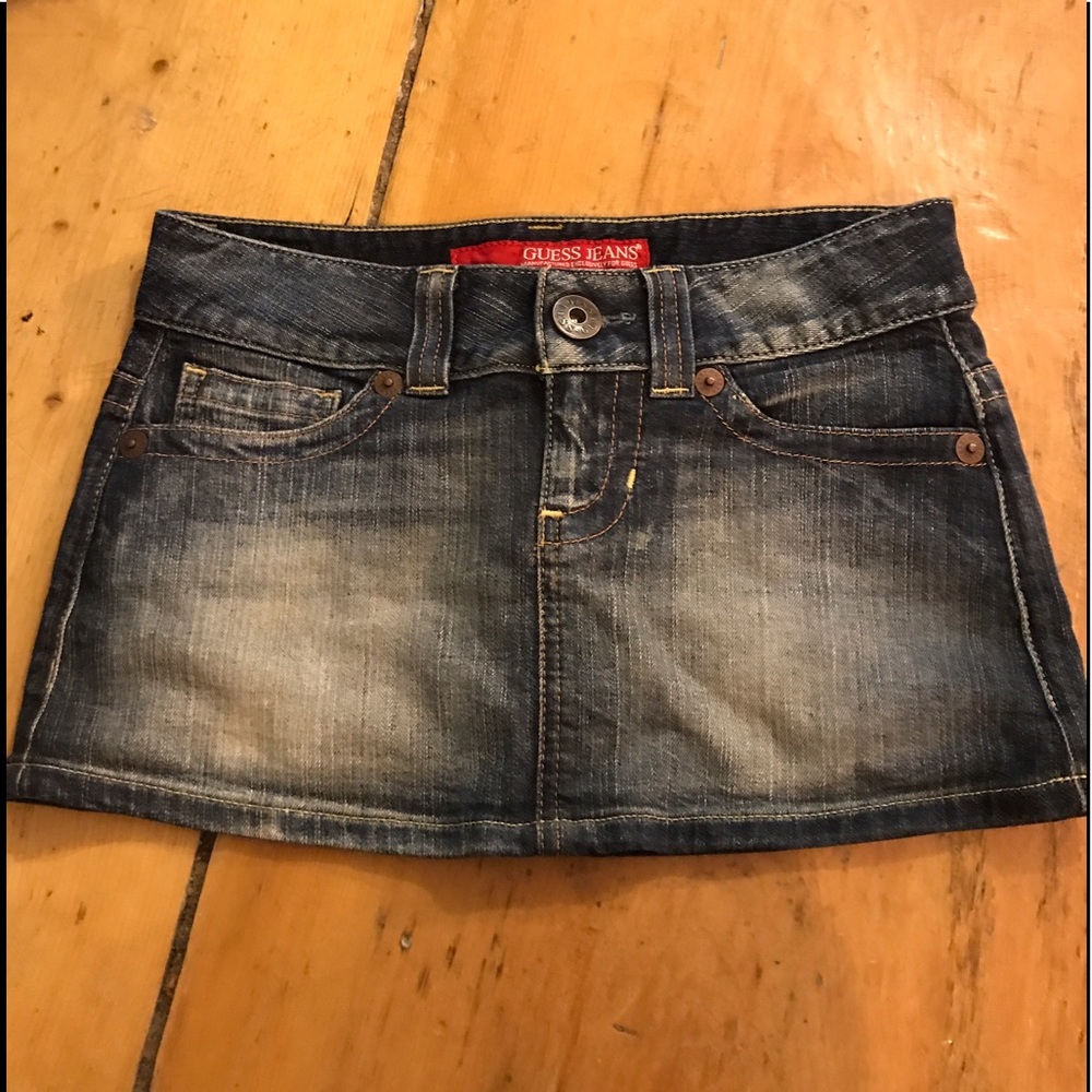 Guess mini skirt