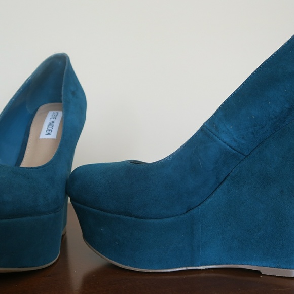 Suede heels - Picture 2 of 3