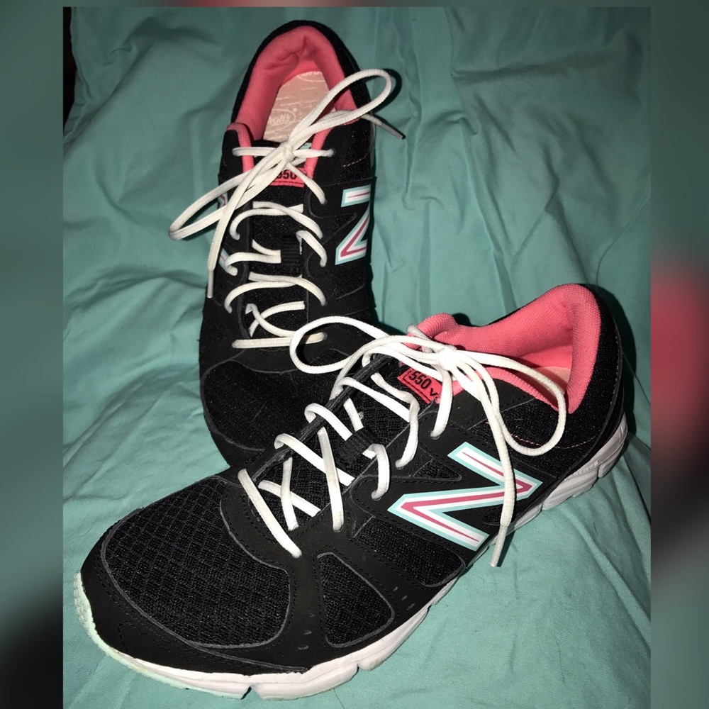 NEW BALANCE! GREAT SHAPE!! CUTE!