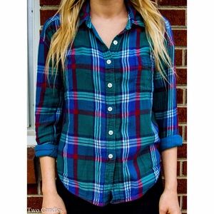 Women's plaid button up