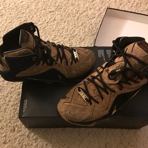 Lebron XII 12 EXT CORK never worn