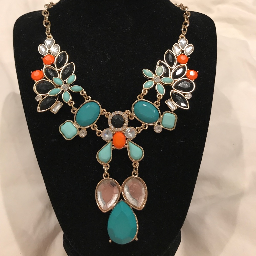 Statement necklace