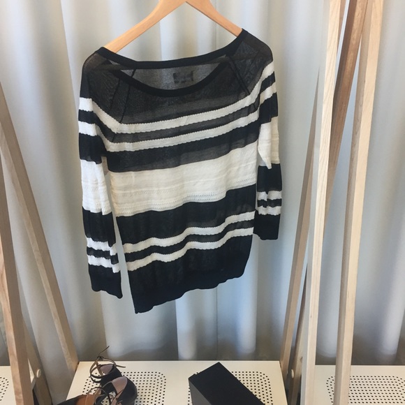 Black and Cream Striped Top - Picture 3 of 4