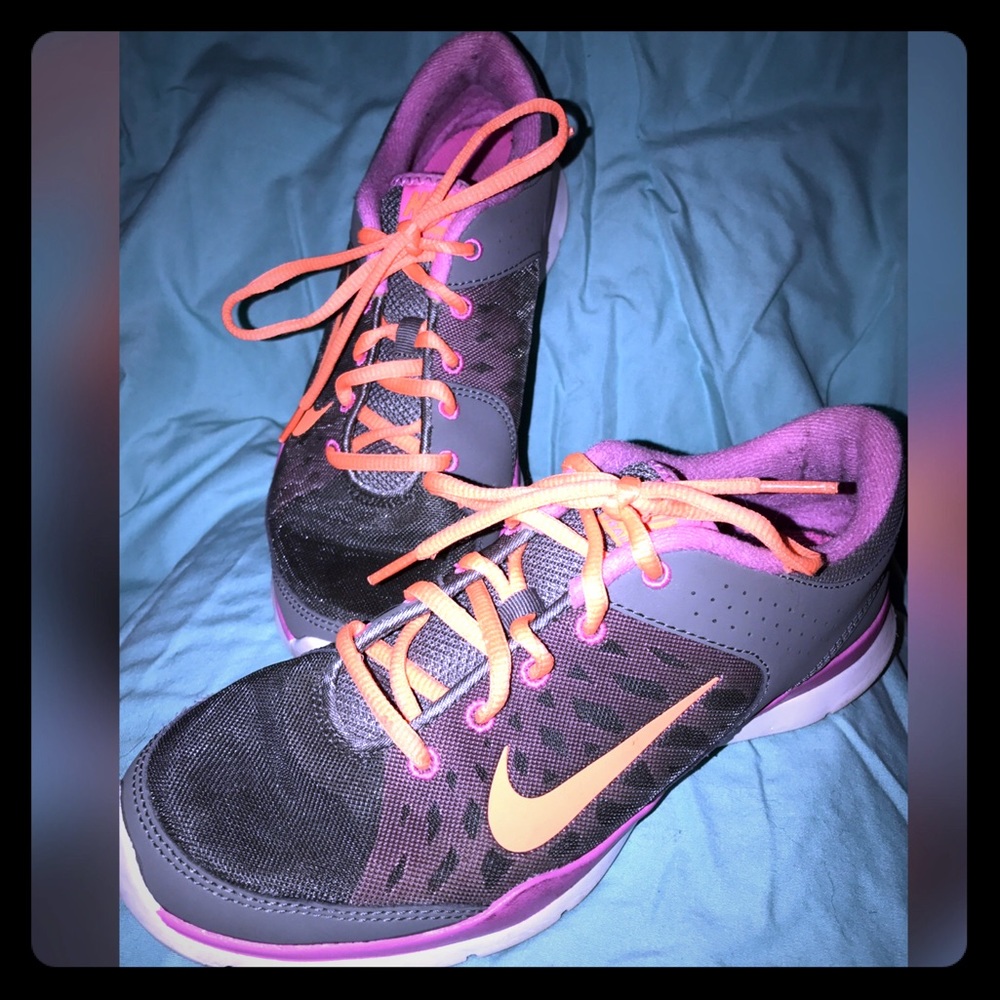 NIKE!!!  SUMMER COLORS!!