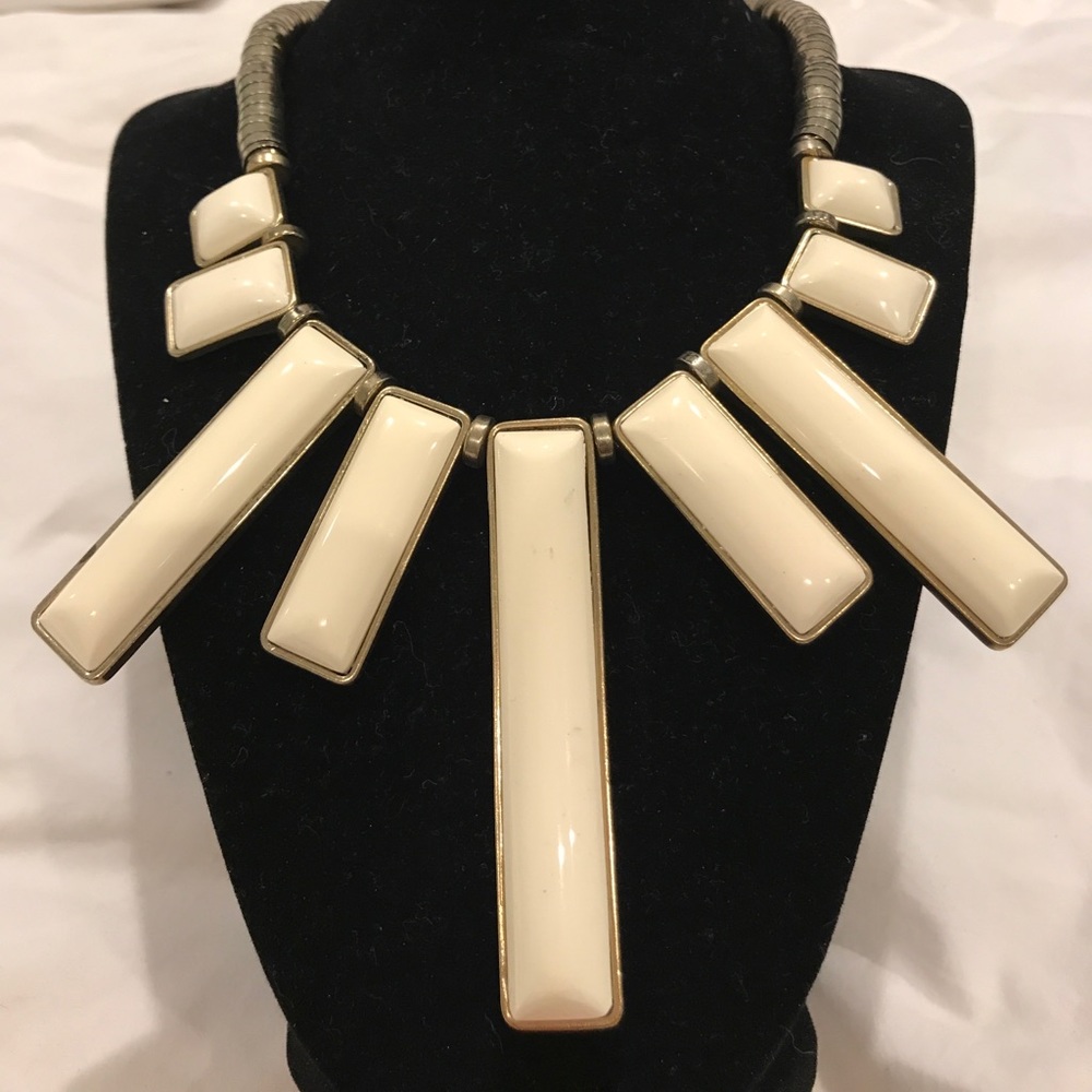 Statement necklace