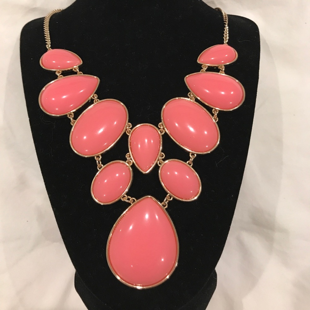 Statement necklace