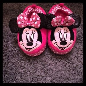 Toddler Minnie Mouse slippers 5/6c