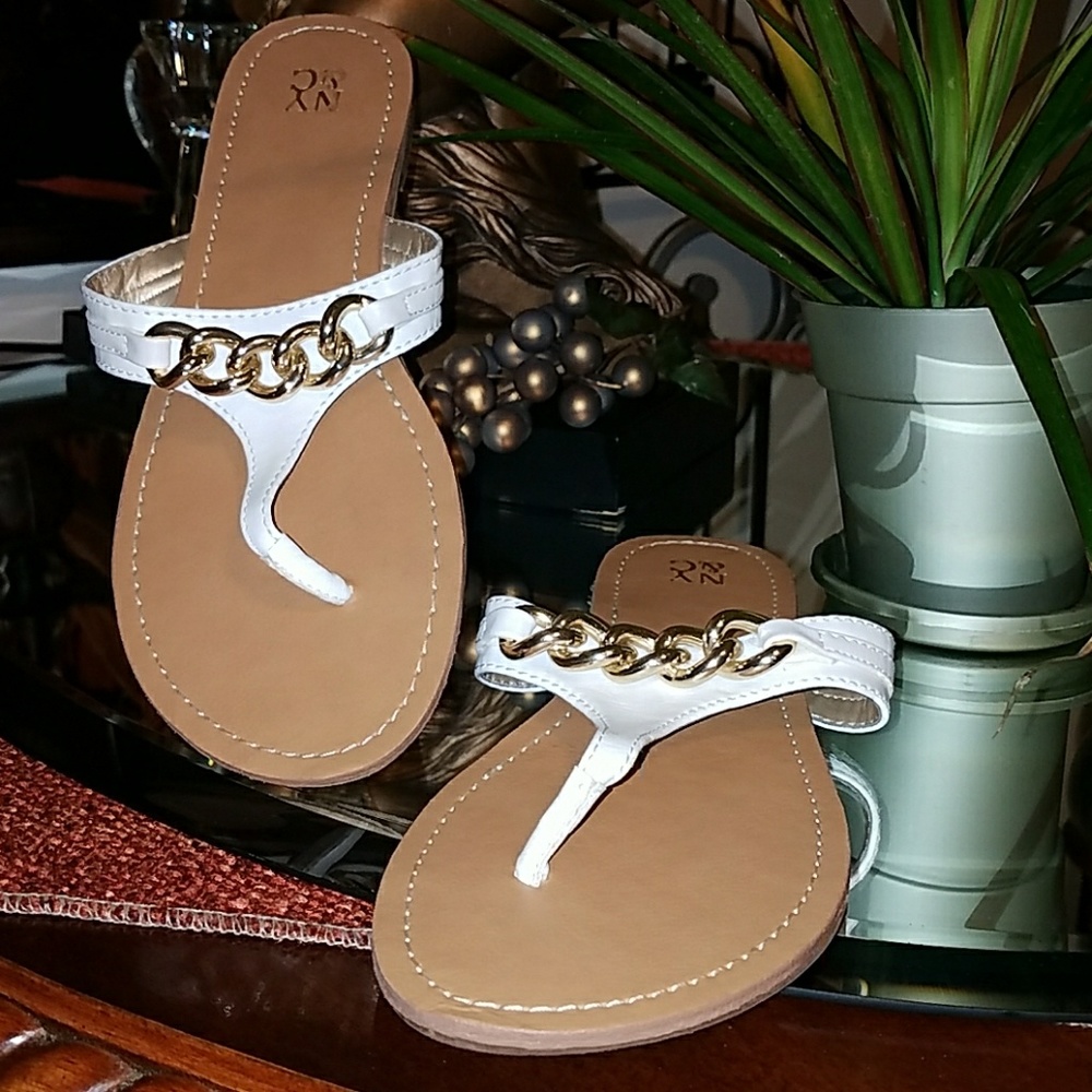 White and gold accent flip flops (new)