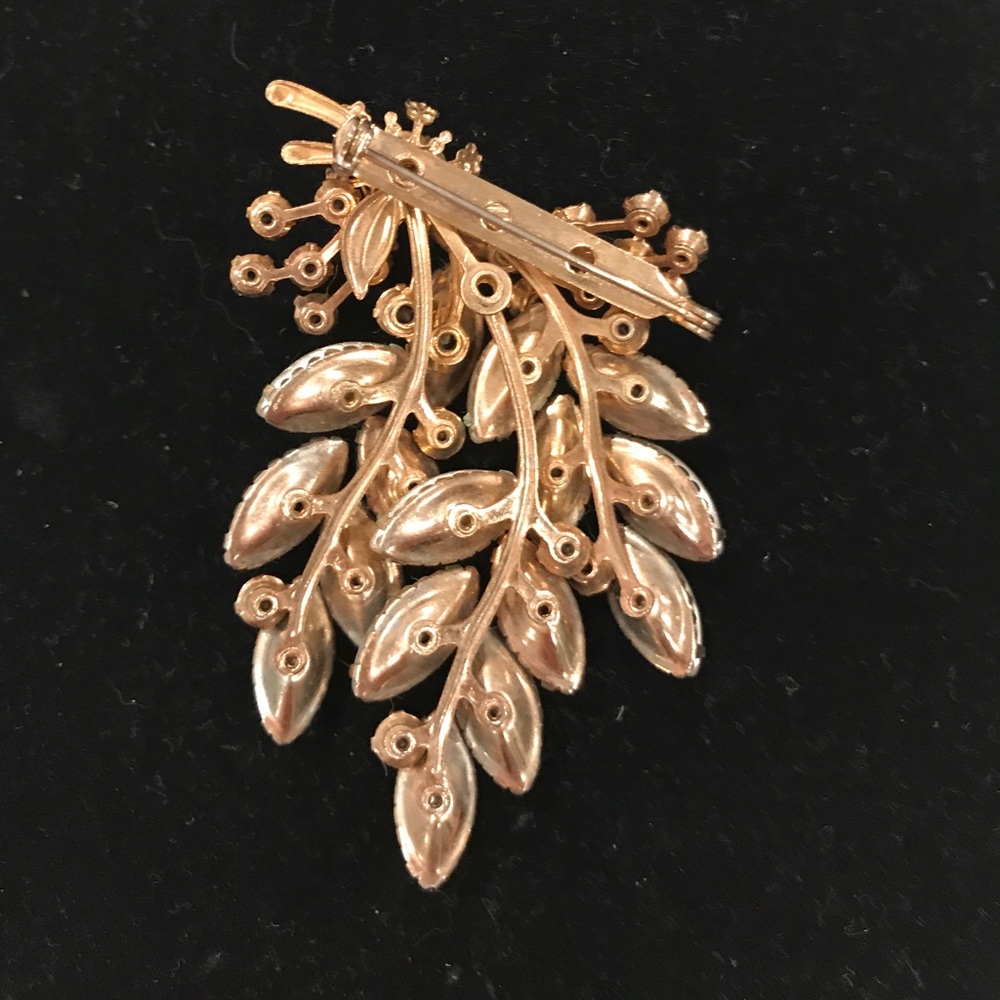 Brooch - Picture 2 of 3
