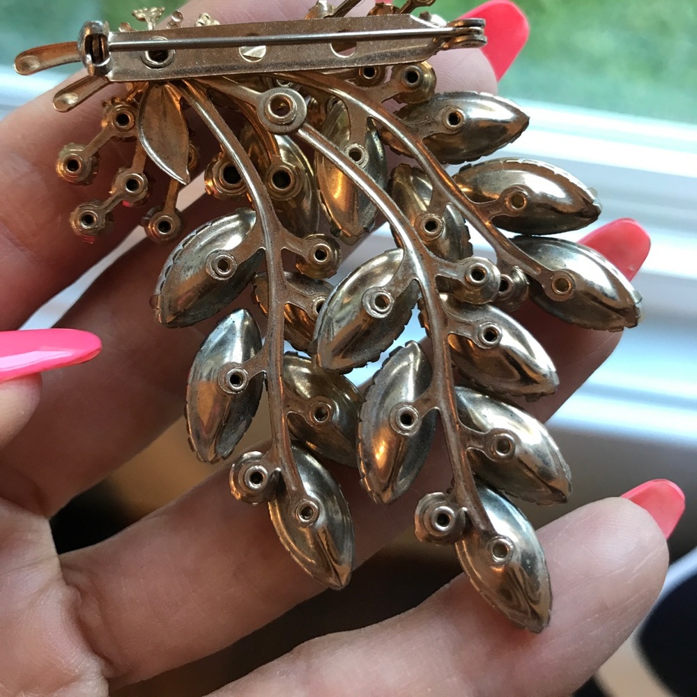 Brooch - Picture 3 of 3