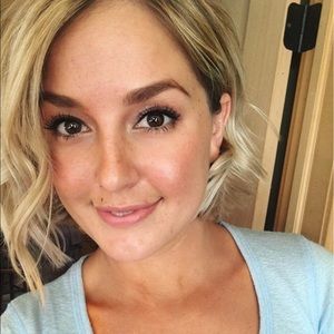 Meet your Posher, Ellen