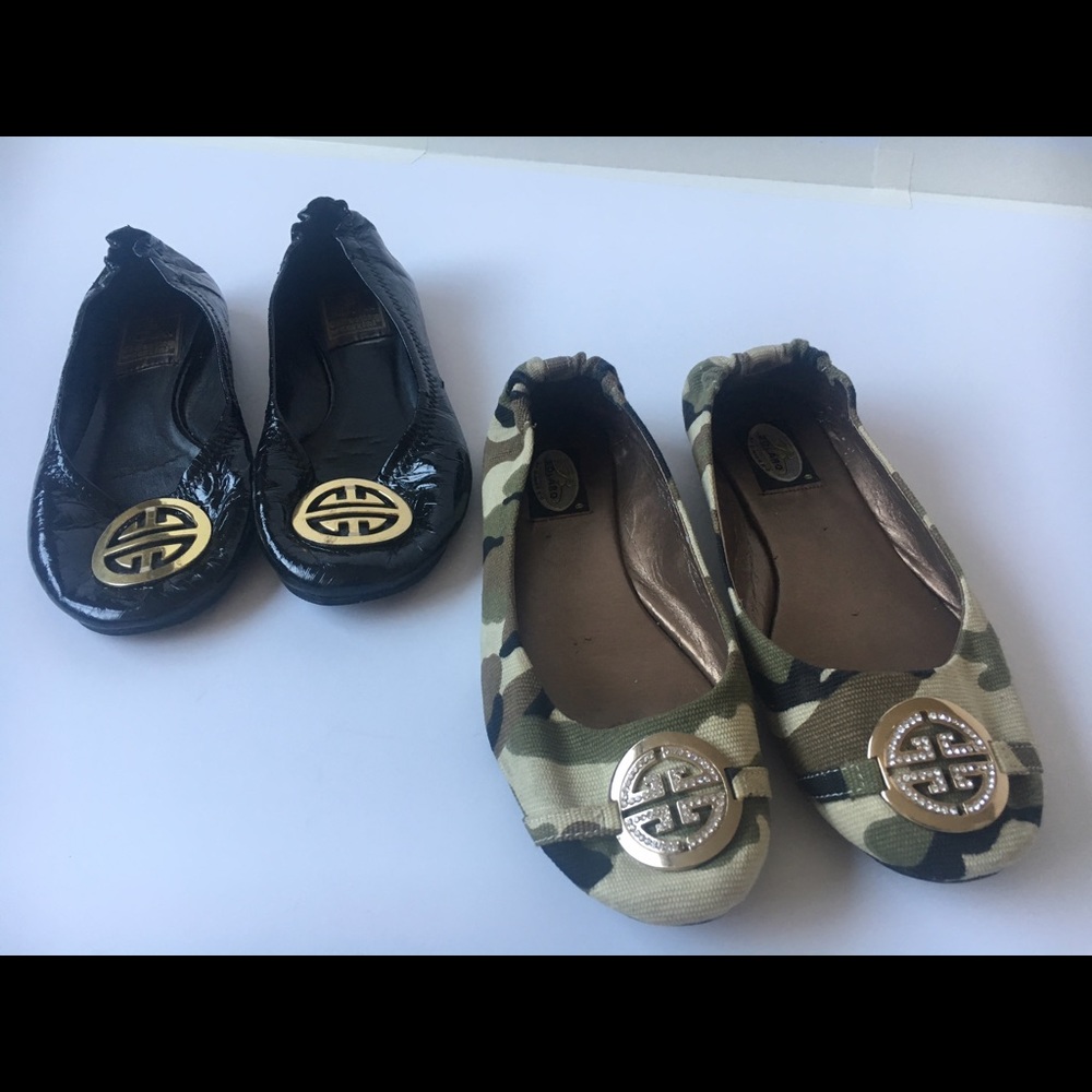 THIS ITEM HAS SOLD. Can't delete on app. ☹️