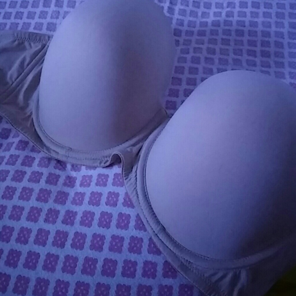 Strapless Bra. 38 DDDD