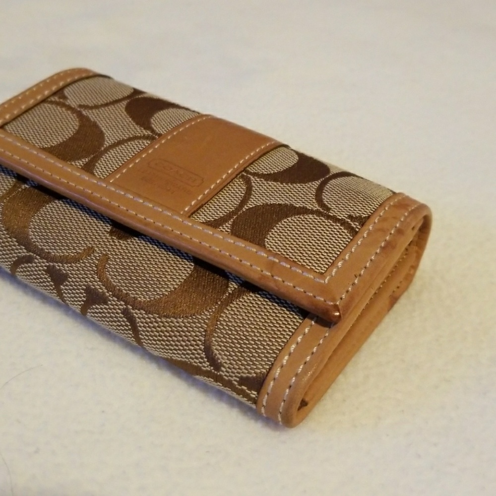 Coach Wallet - Picture 3 of 5