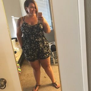 American Eagle Floral Romper XXL