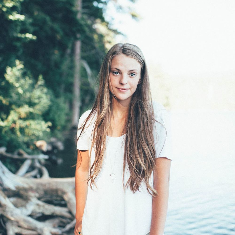 Meet your Posher, Hallie