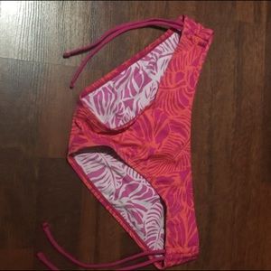 women's patagonia swim bottom size medium!