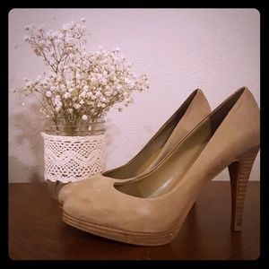 SOLD! Nine West Genuine Leather Pumps