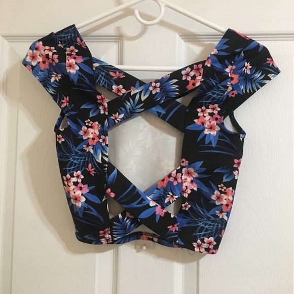 Crop top - Picture 2 of 2