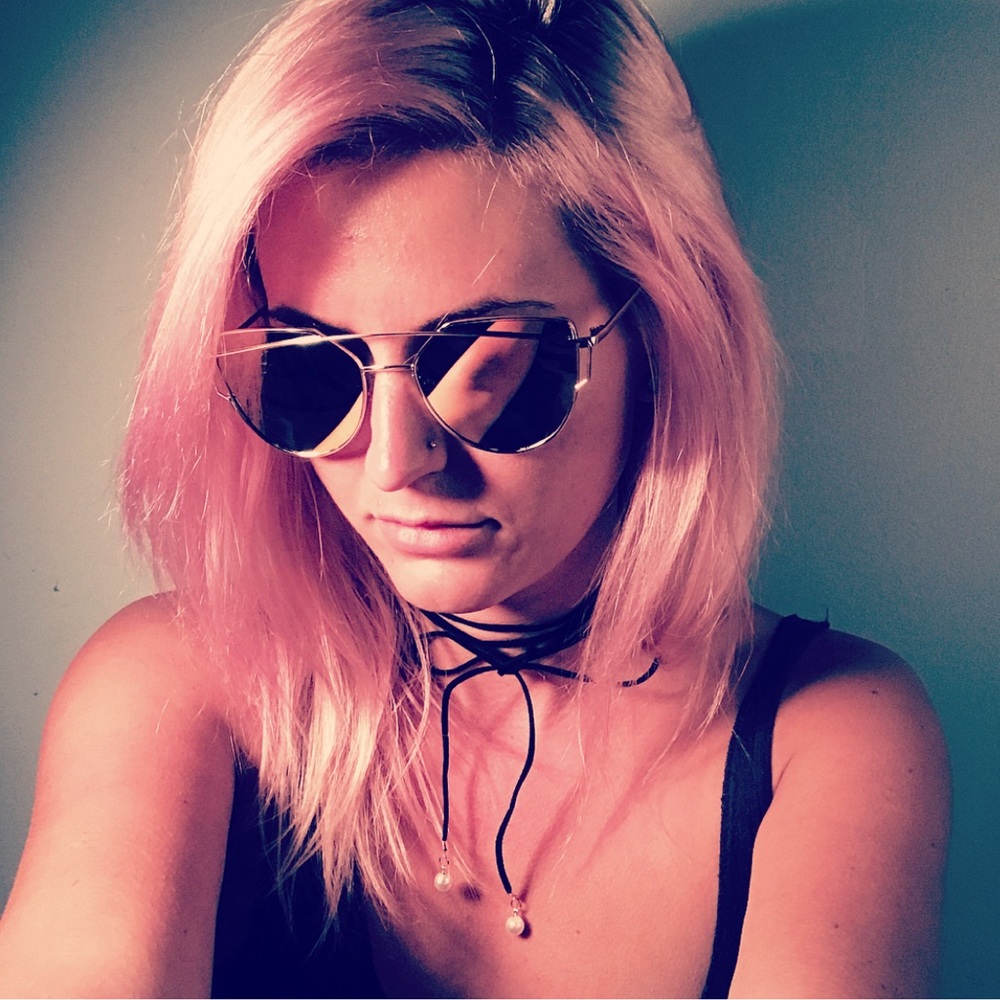 FREE with purchase > $50 Black Pearl Choker - Picture 2 of 2