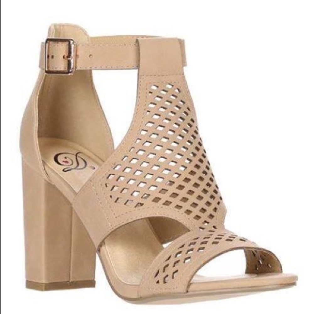 💰SALE💰 Beige sandals