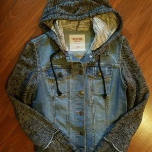 NWOT! Jean jacket with soft cotton grey hoodie Med