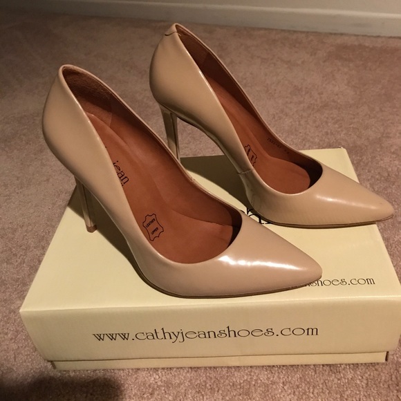 Nude / Beige Pointed Pumps / Heels - Picture 3 of 4