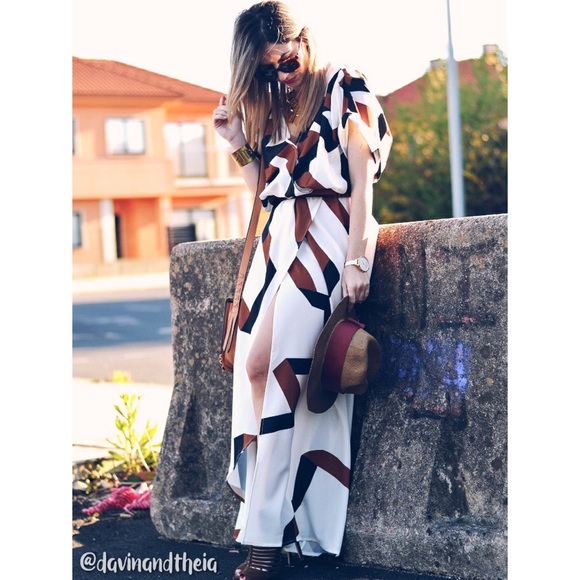 HP 7X 💖Geometric Split Maxi Wrap Dress - Picture 5 of 8