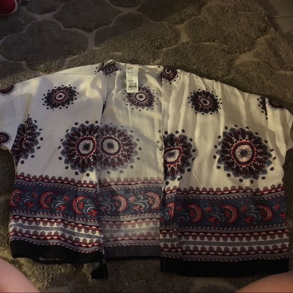 White blue and red printed kimono