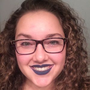 Meet your Posher, Hayley