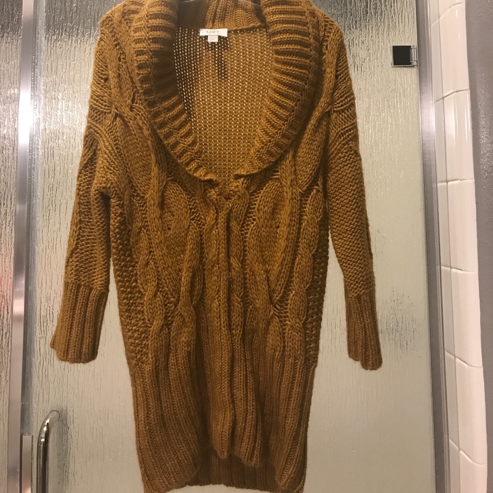 REDUCED LOFT thick button up cardigan