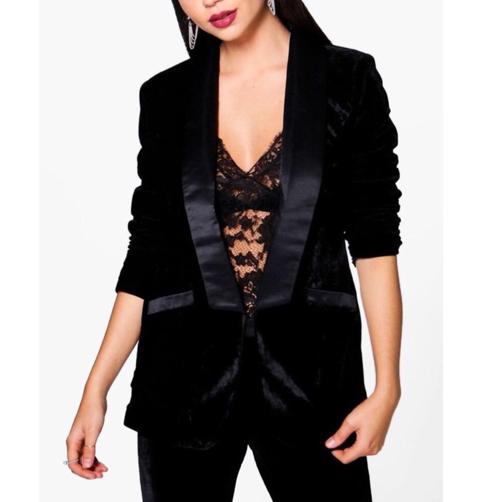 NWOT VELVET BLAZER