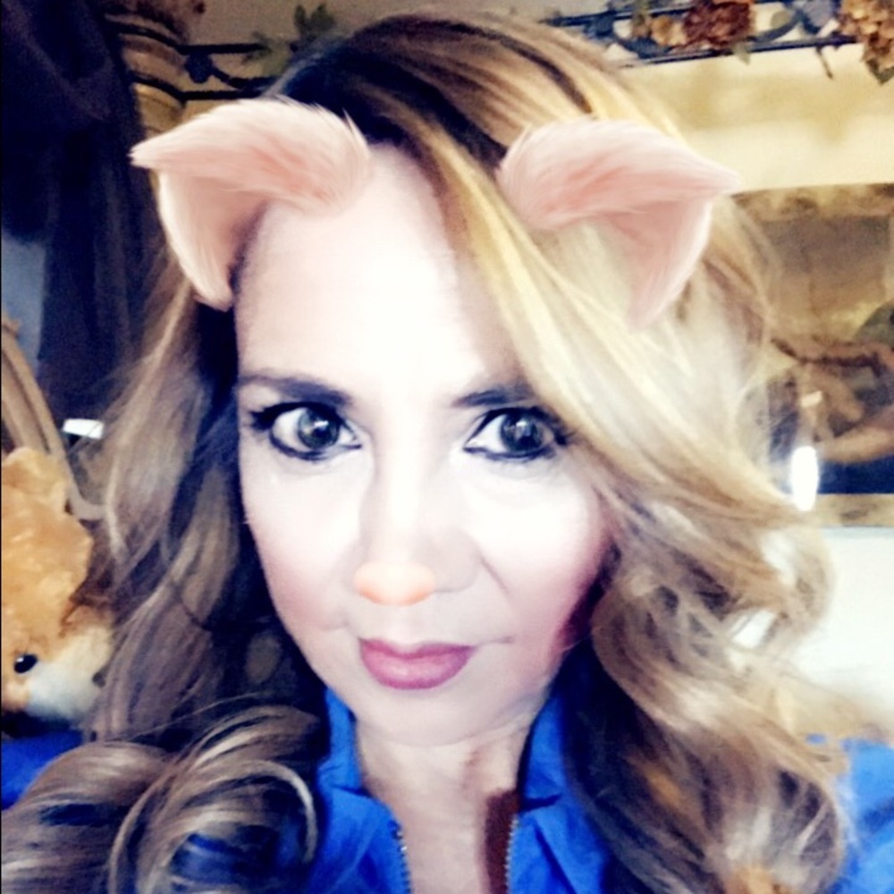 Meet your Posher, Alicia