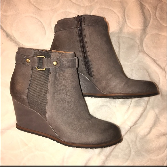 susina wedge bootie